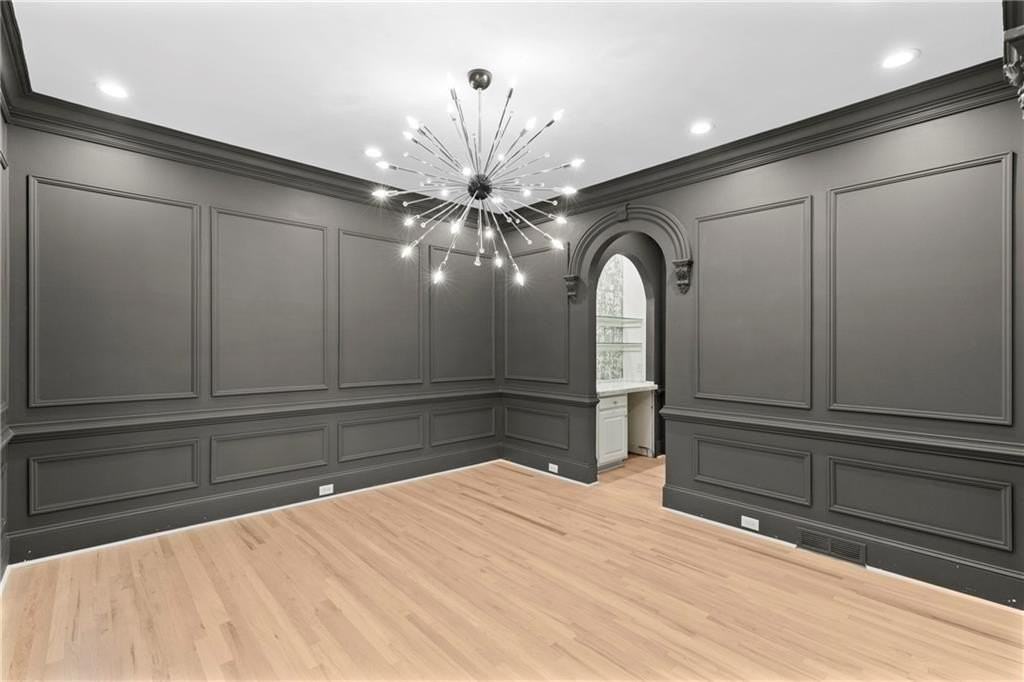 5390 Harrowood Ln - Photo 6 of 50