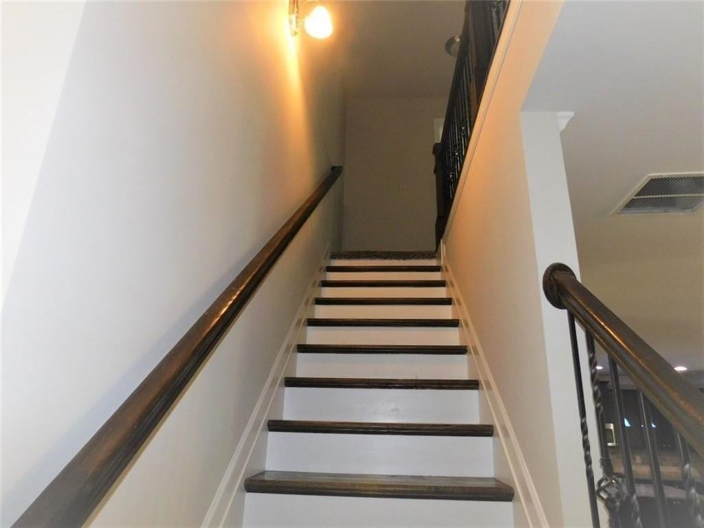 3340 Mulberry Cove Way - Photo 4 of 35