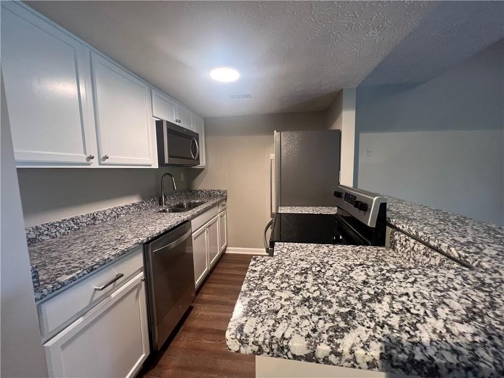 1001 Park Hill Dr Apt B7 #B7 - Photo 5 of 8