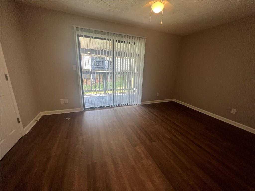 1001 Park Hill Dr Apt B7 #B7 - Photo 7 of 8