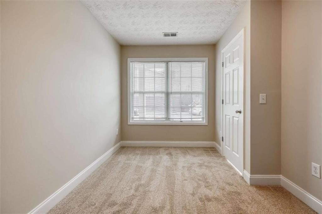 453 Tara Commons Cir - Photo 5 of 38