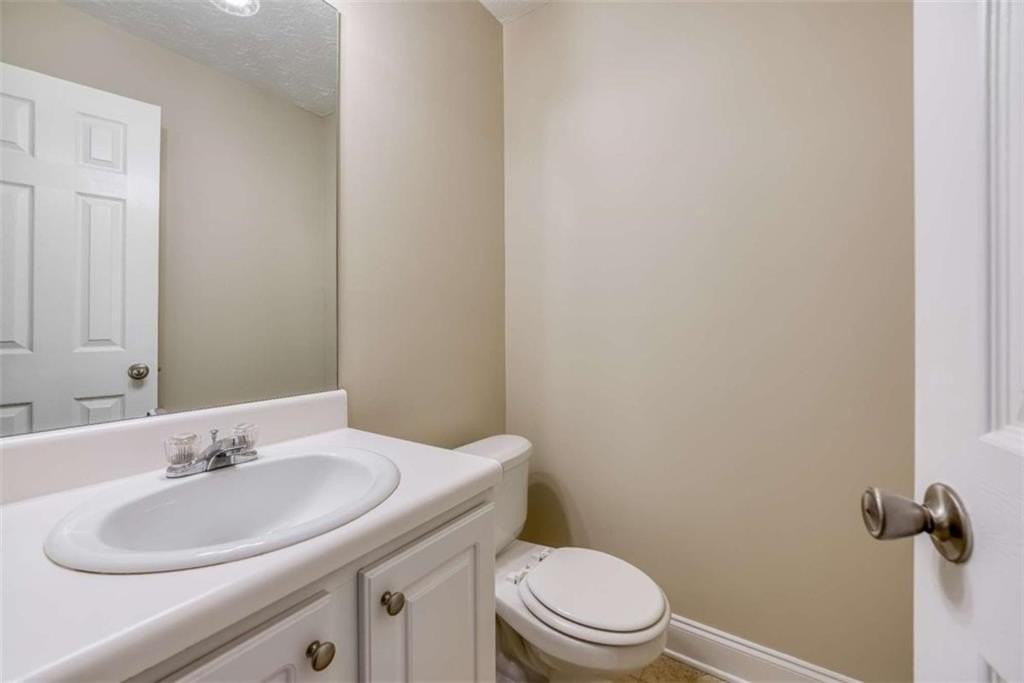 453 Tara Commons Cir - Photo 7 of 38