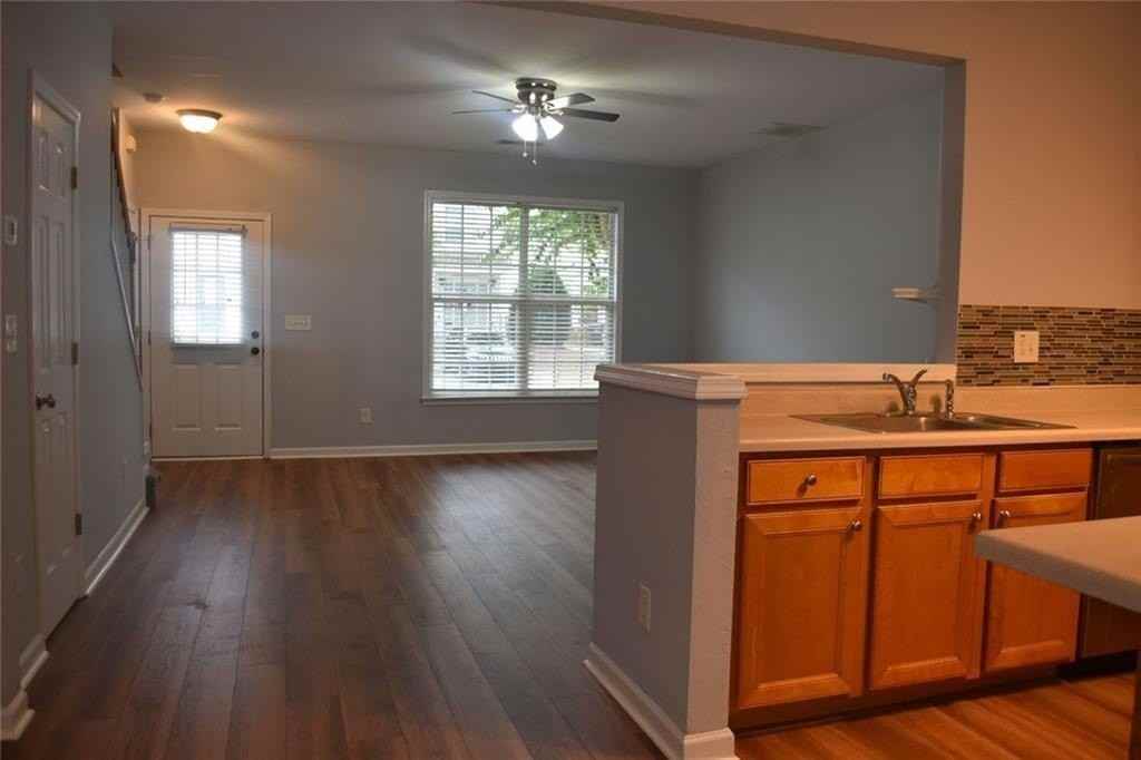 1078 Prestwyck Ct - Photo 4 of 30