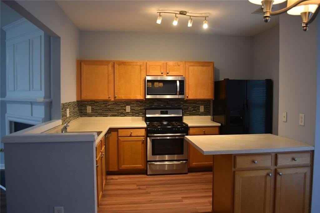 1078 Prestwyck Ct - Photo 6 of 30