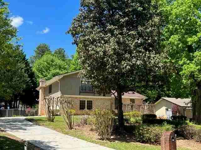 5262 Happy Hollow Rd - Photo 3 of 18