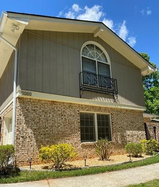 5262 Happy Hollow Rd - Photo 6 of 18