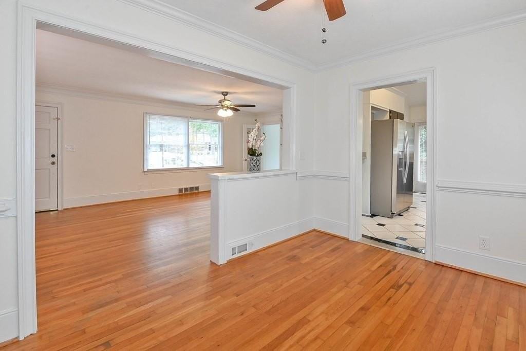 381 Hilderbrand Dr - Photo 3 of 19