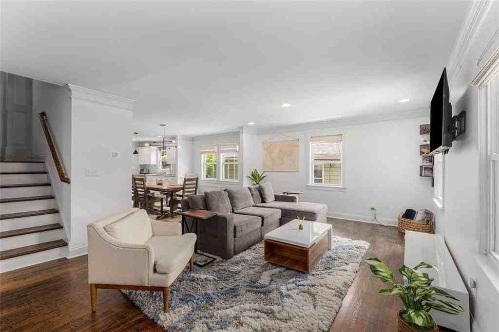 1134 Knott St Se - Photo 7 of 48