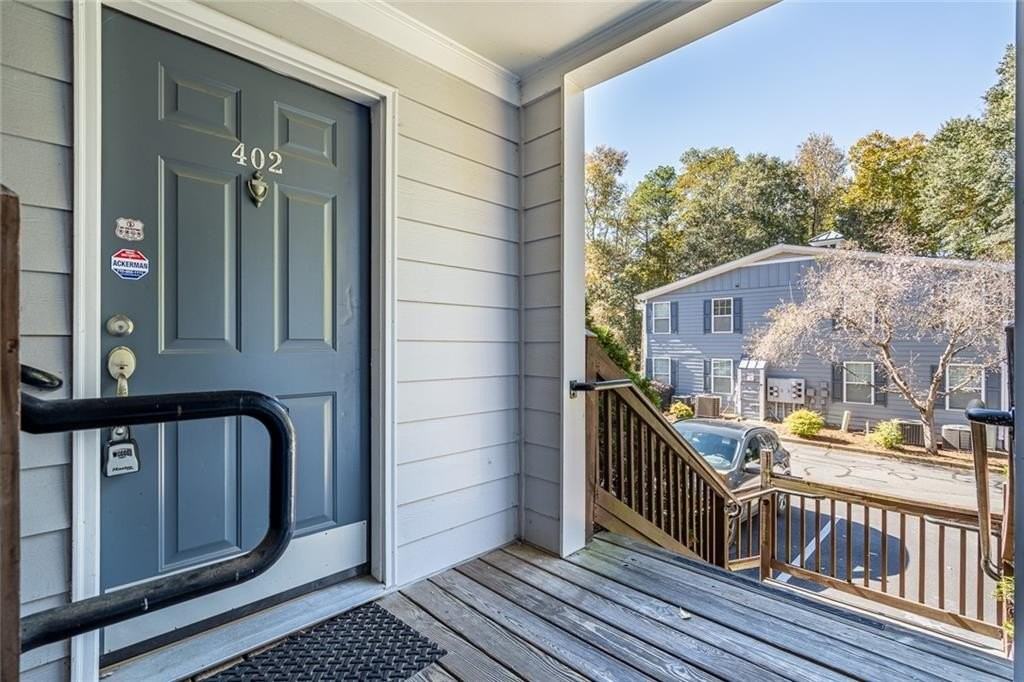 402 Madison Ln Se Unit 402 #402 - Photo 4 of 29