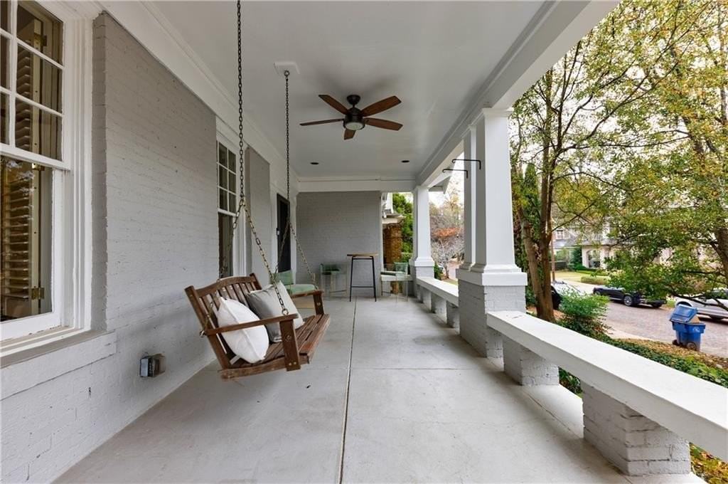 654 Cresthill Ave Ne - Photo 4 of 50