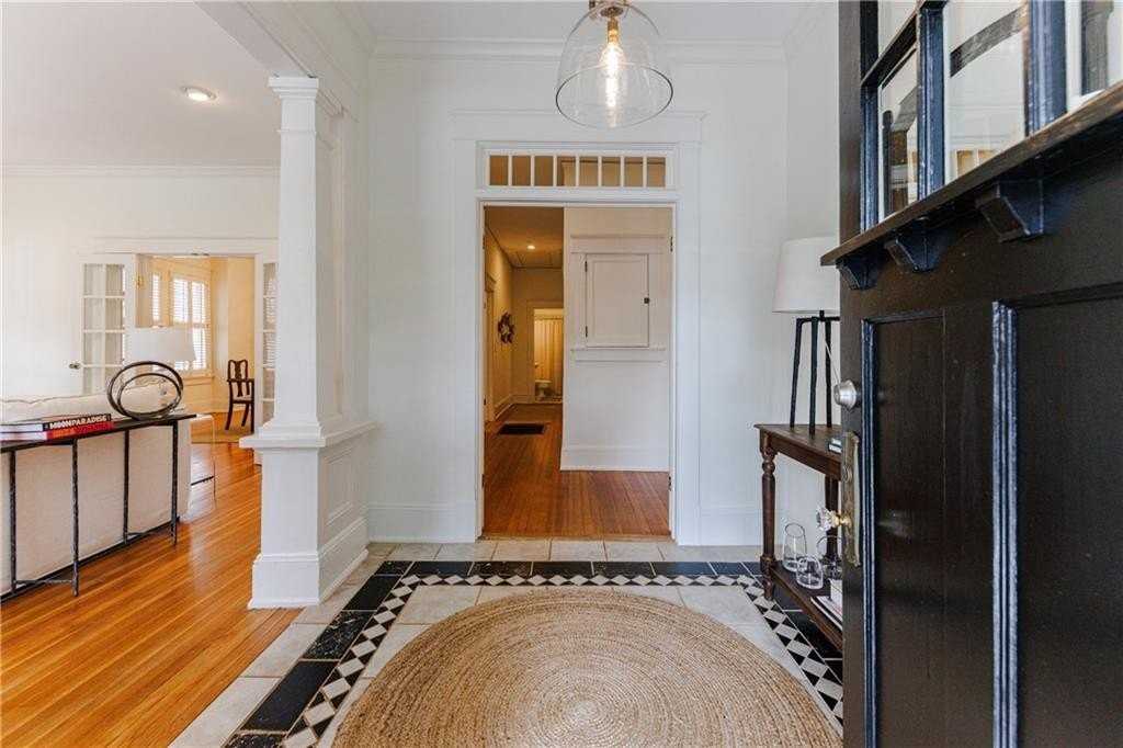 654 Cresthill Ave Ne - Photo 5 of 50