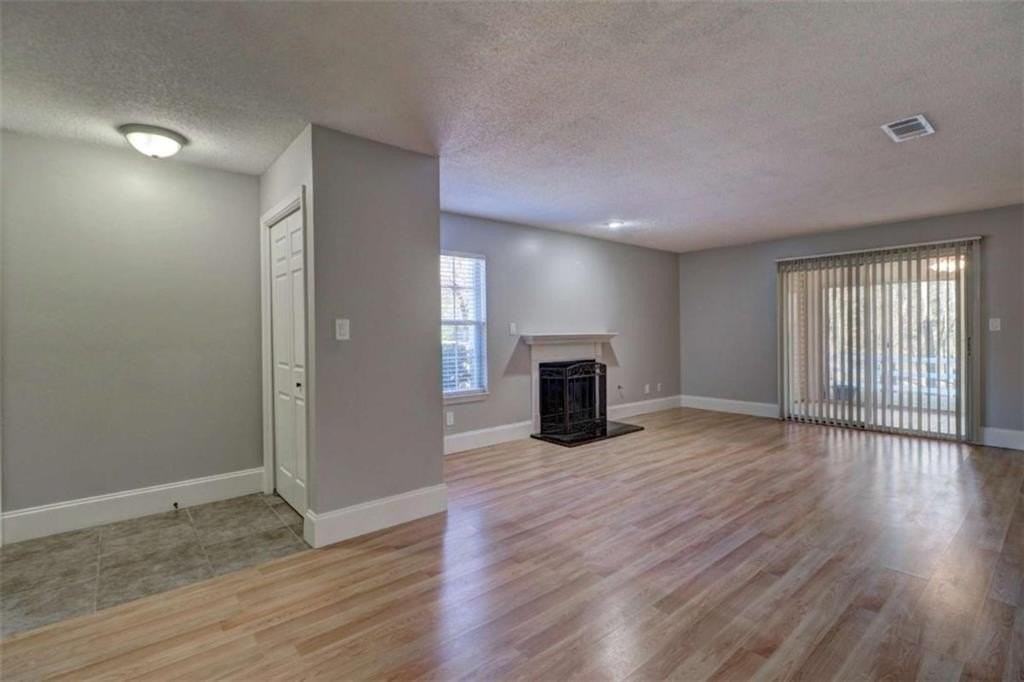 601 Ridgefield Dr - Photo 7 of 30