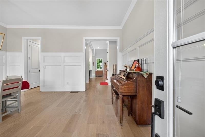 345 Wiman Park Ln - Photo 5 of 50