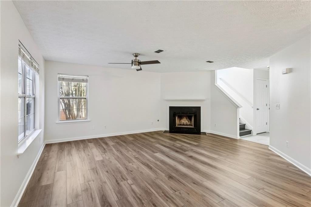 300 Carrington Way - Photo 2 of 28