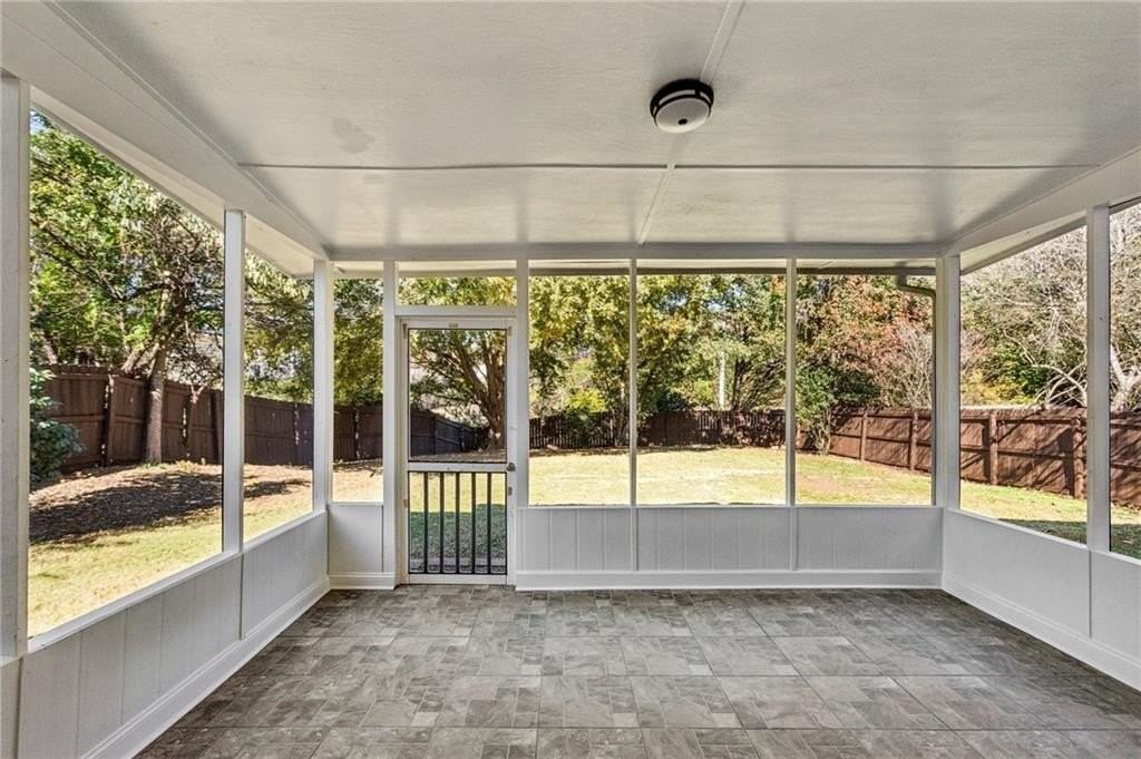 300 Carrington Way - Photo 5 of 28