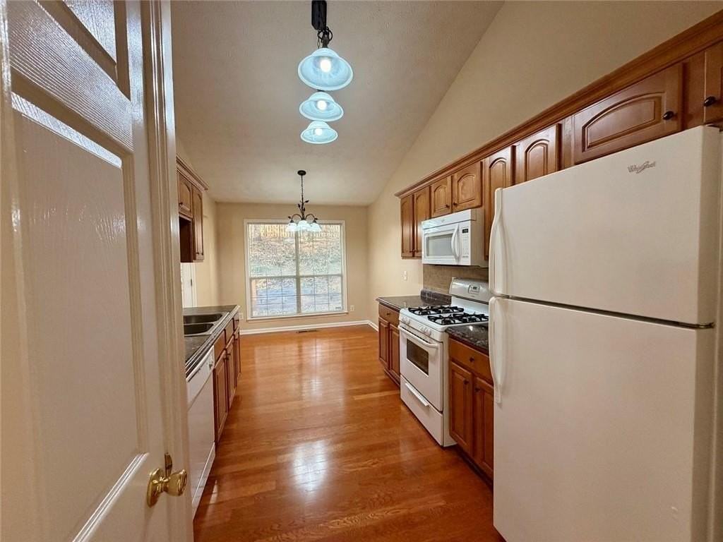 604 Victorian Cir - Photo 5 of 25