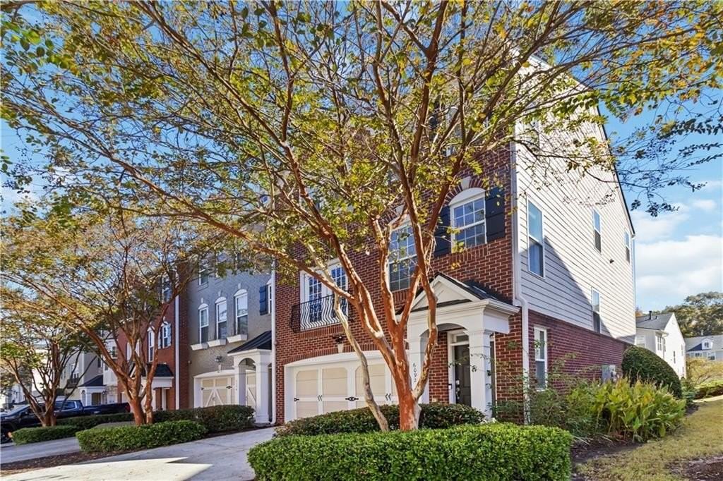 6092 Indian Wood Cir Se - Photo 2 of 30