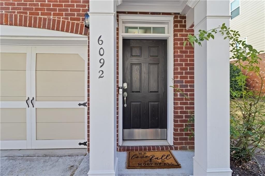 6092 Indian Wood Cir Se - Photo 3 of 30