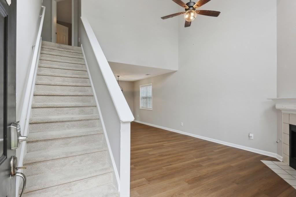 1044 Hillsborough Chase Nw - Photo 2 of 24