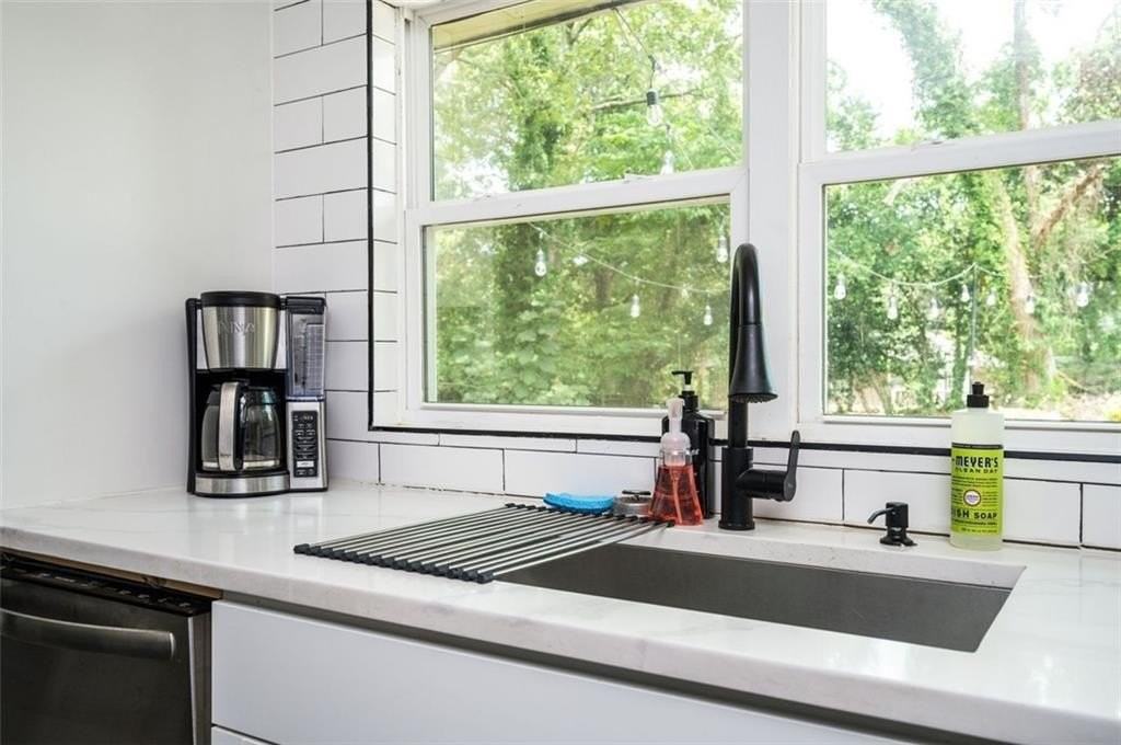 1778 Flintwood Dr Se - Photo 6 of 30