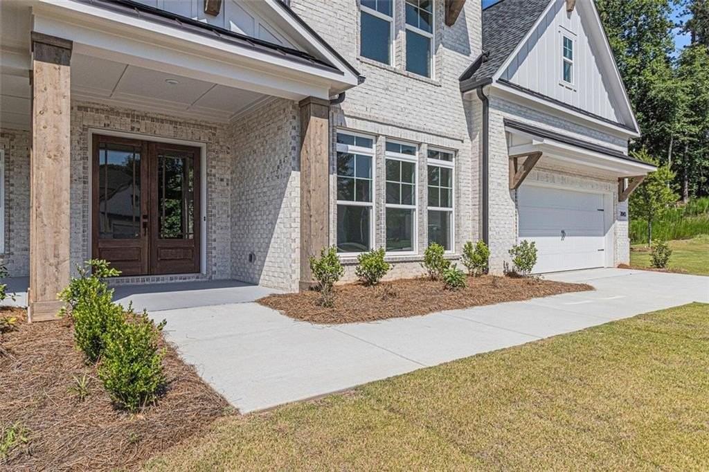 7043 Foundry Dr - Photo 3 of 32