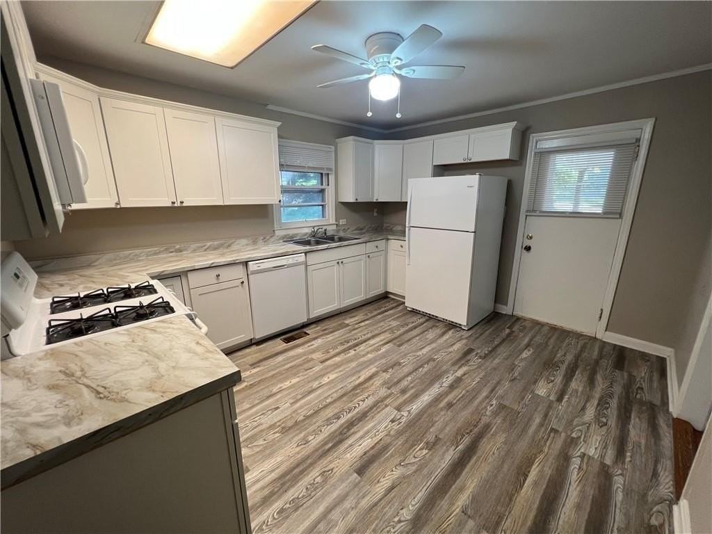 434 Christopher Dr - Photo 4 of 11