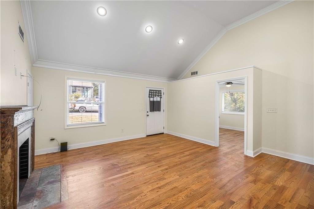 1674 Browning St Sw - Photo 6 of 35