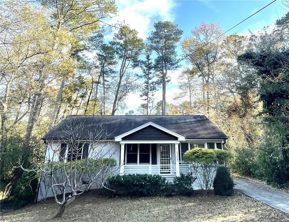 2305 Vistamont Dr - Photo 2 of 28