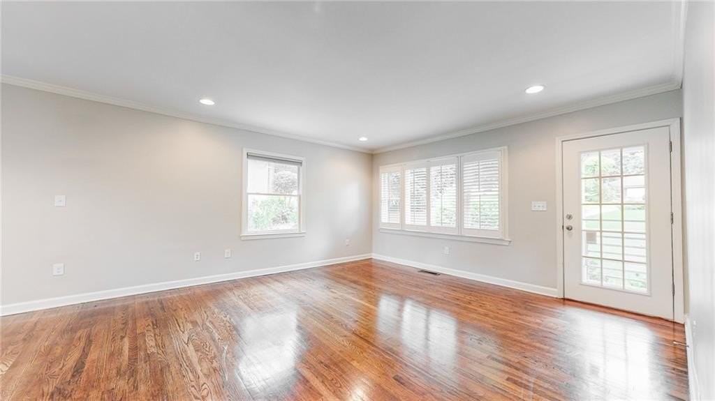 2305 Vistamont Dr - Photo 6 of 28