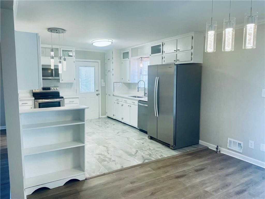 471 Village Green Ct Sw - Photo 7 of 34