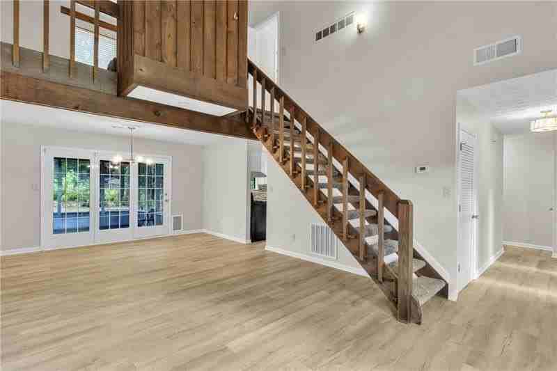 3040 Clearbrook Dr - Photo 6 of 27