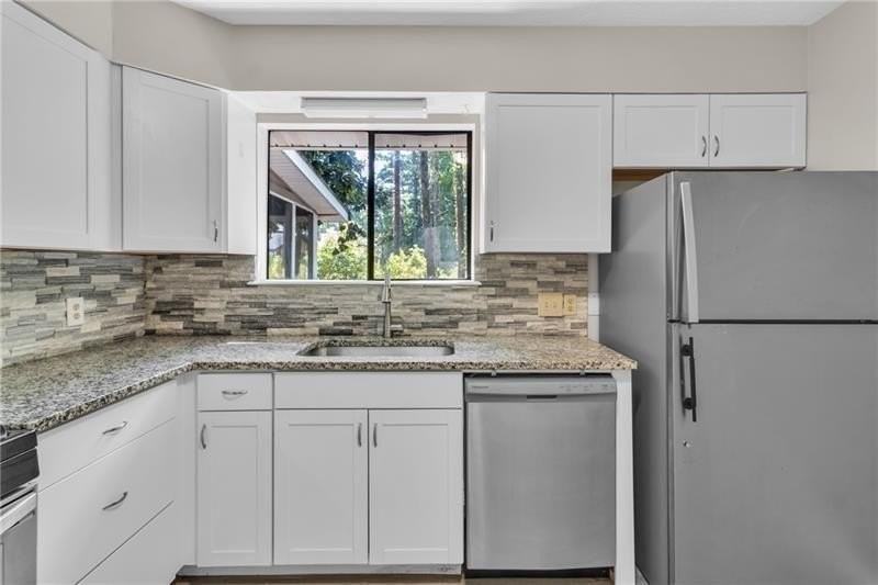 3040 Clearbrook Dr - Photo 7 of 27