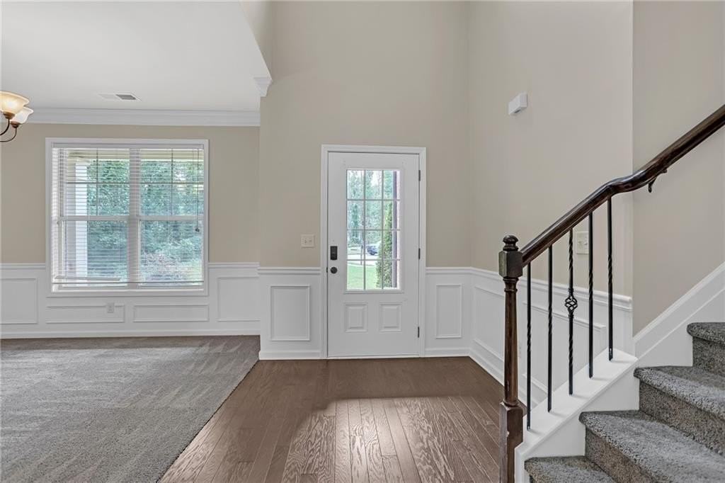 568 Garden View Ct - Photo 4 of 43