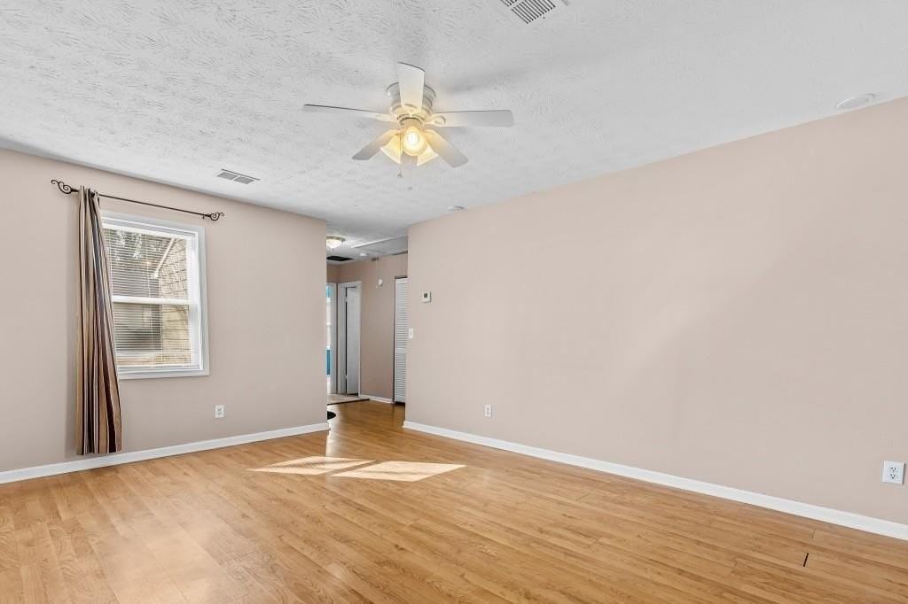 236 Mateo Walk - Photo 7 of 30