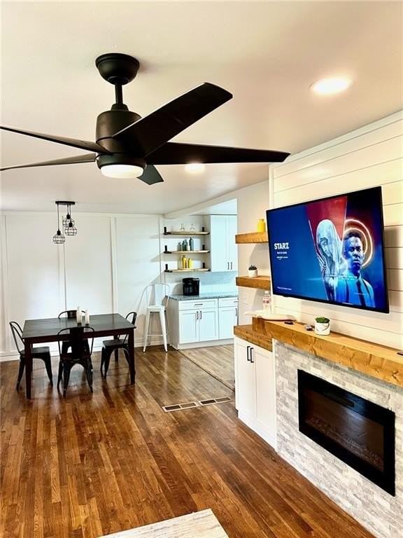 695 Kennesaw Dr Se - Photo 6 of 18