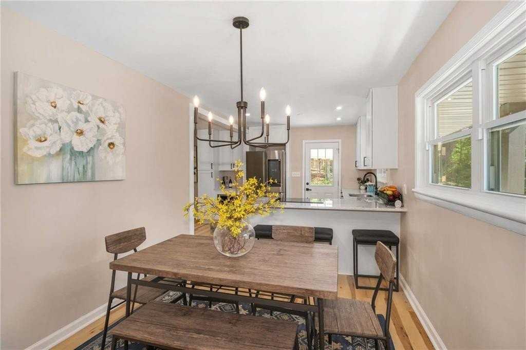 3646 Rock Springs Dr Sw - Photo 4 of 42