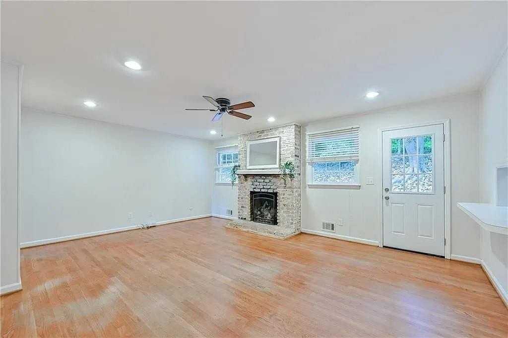 260 River Valley Rd - Photo 6 of 20