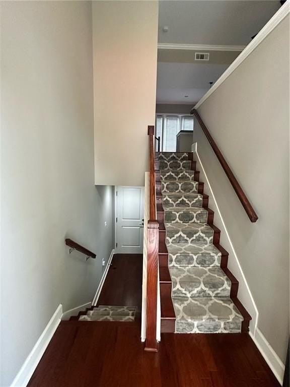 726 Cosmopolitan Dr Ne - Photo 2 of 14