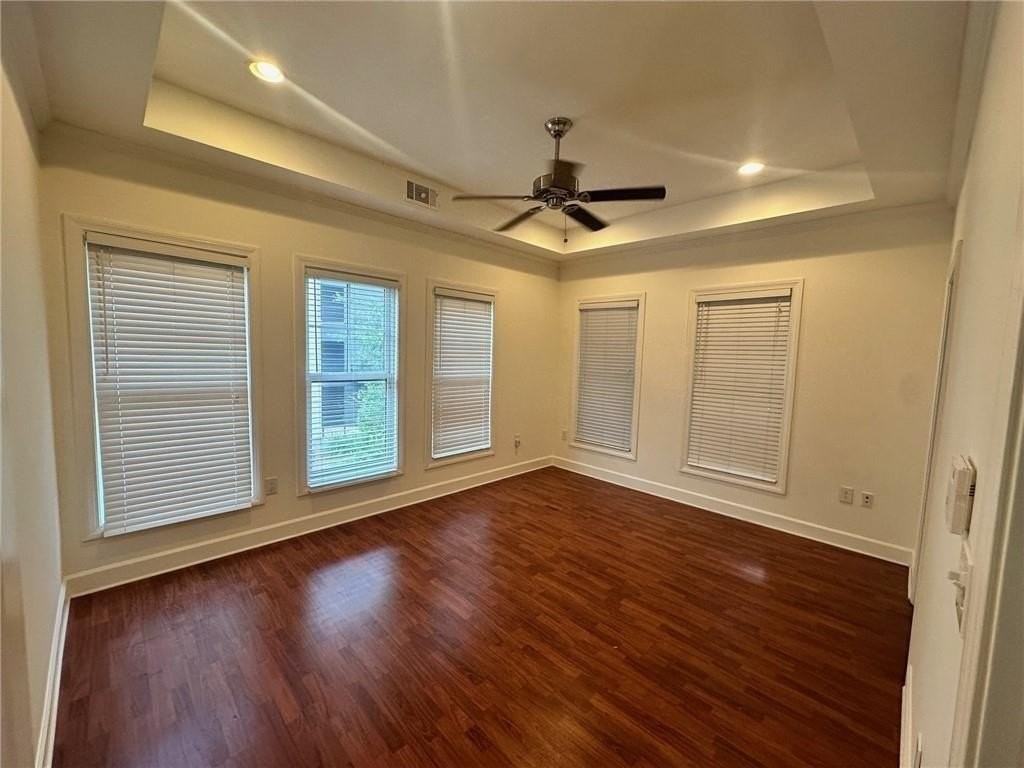 726 Cosmopolitan Dr Ne - Photo 7 of 14