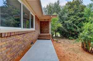 featured image of 6085 Glenridge Dr