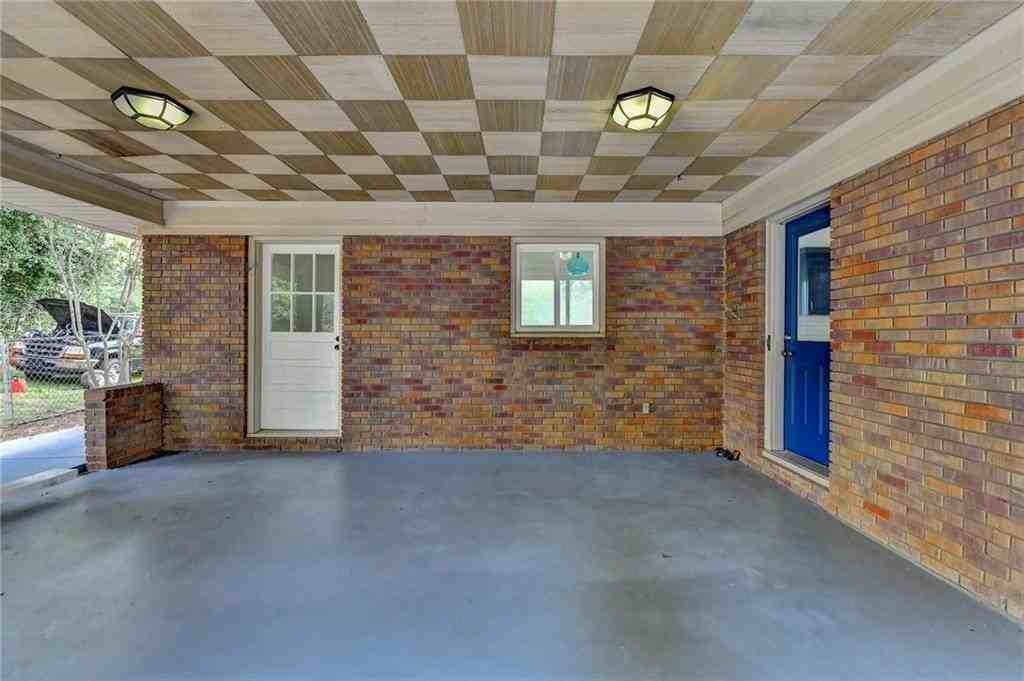 6085 Glenridge Dr - Photo 3 of 50