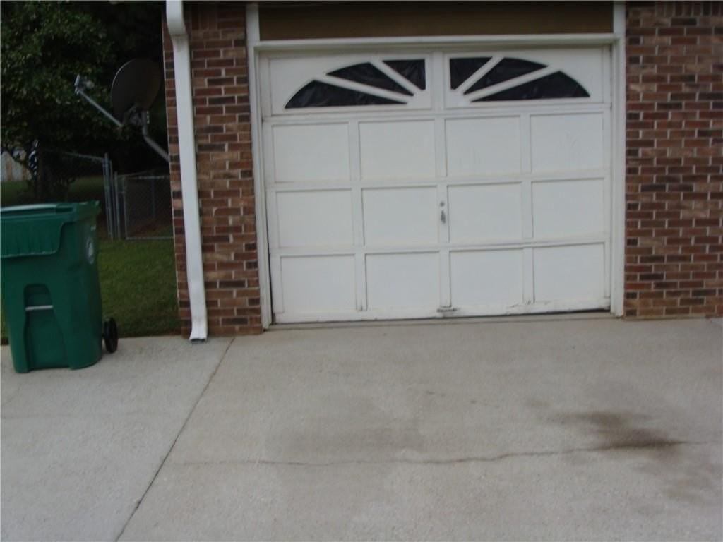 3483 Fannin Dr - Photo 4 of 25