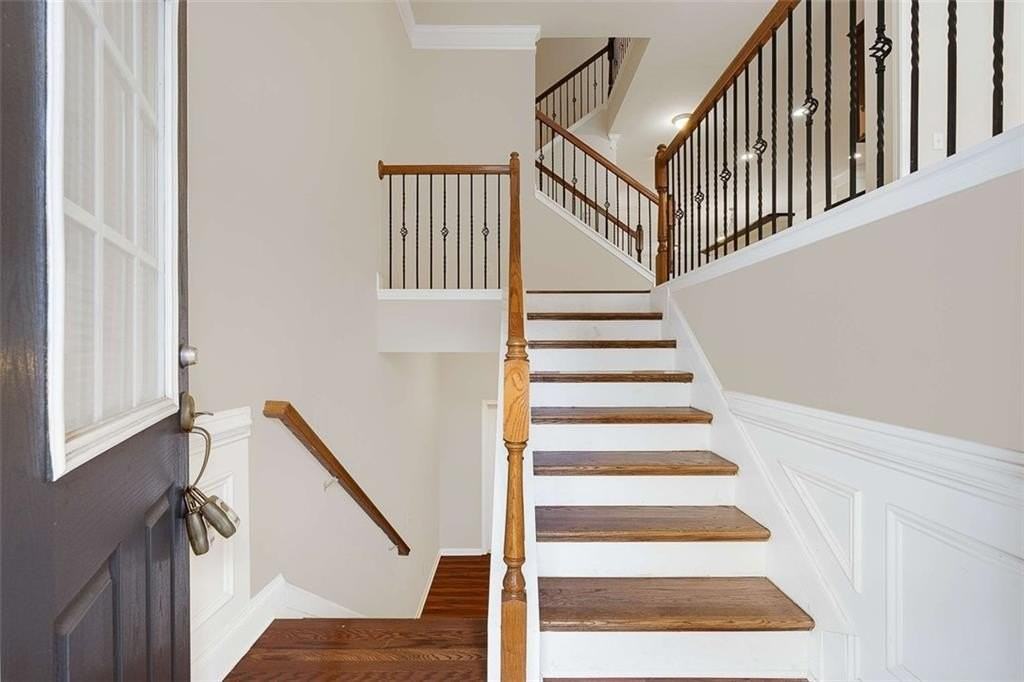 3199 Buck Way - Photo 4 of 43