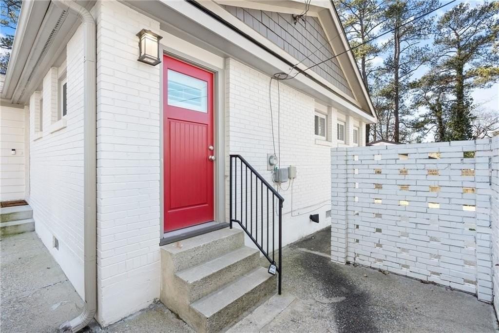 2026 Harwinor Rd Se - Photo 5 of 30