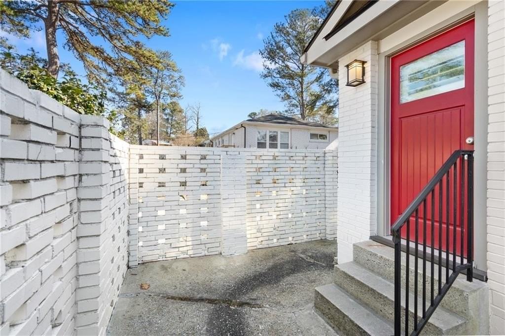 2026 Harwinor Rd Se - Photo 6 of 30