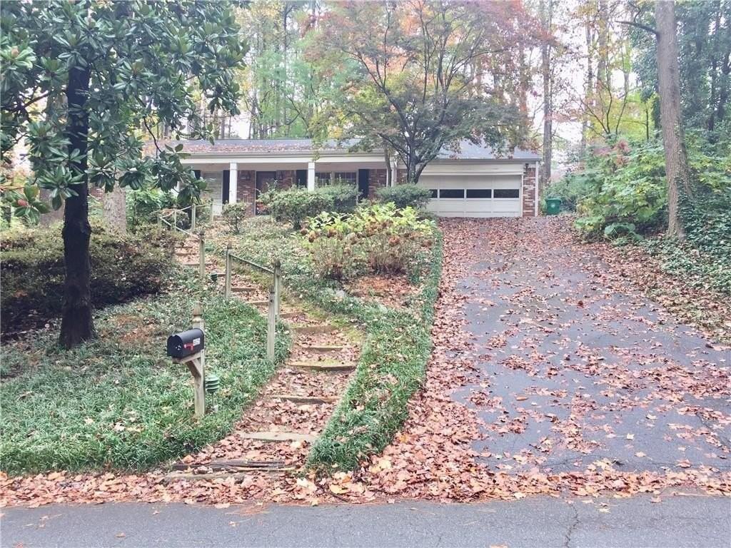 4625 Kings Down Rd - Photo 2 of 32