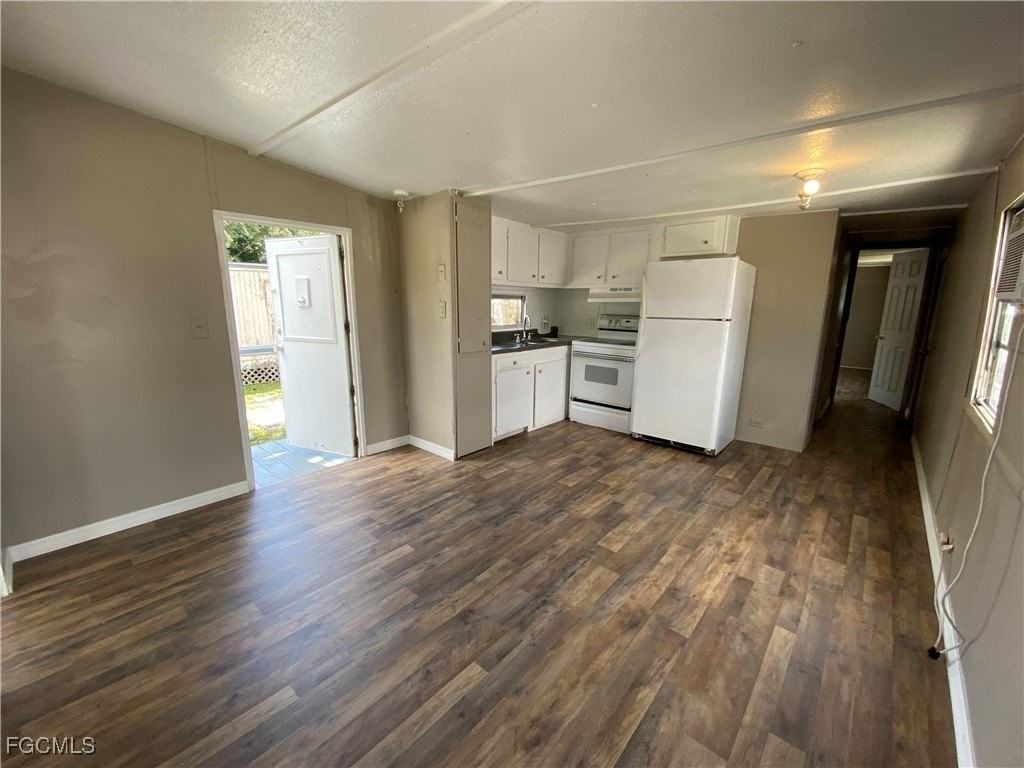4900 Tice St - Photo 2 of 10