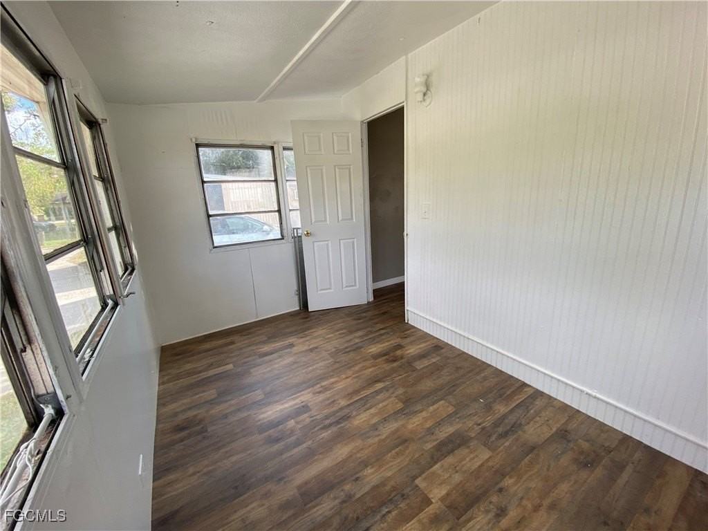 4900 Tice St - Photo 4 of 10