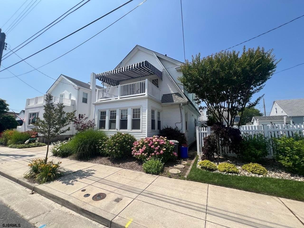 112 N Belmont Ave - Photo 3 of 42