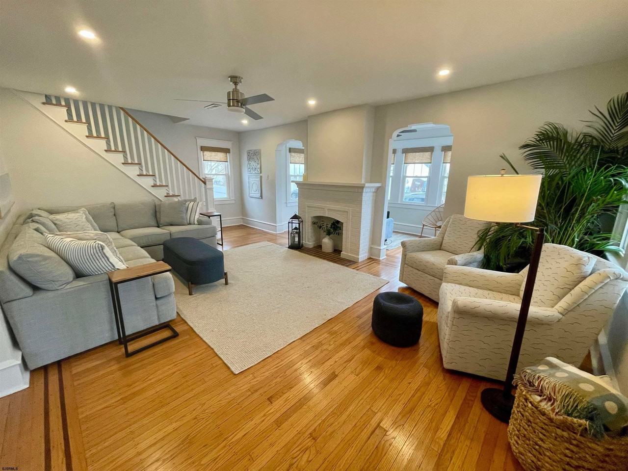 112 N Belmont Ave - Photo 4 of 42